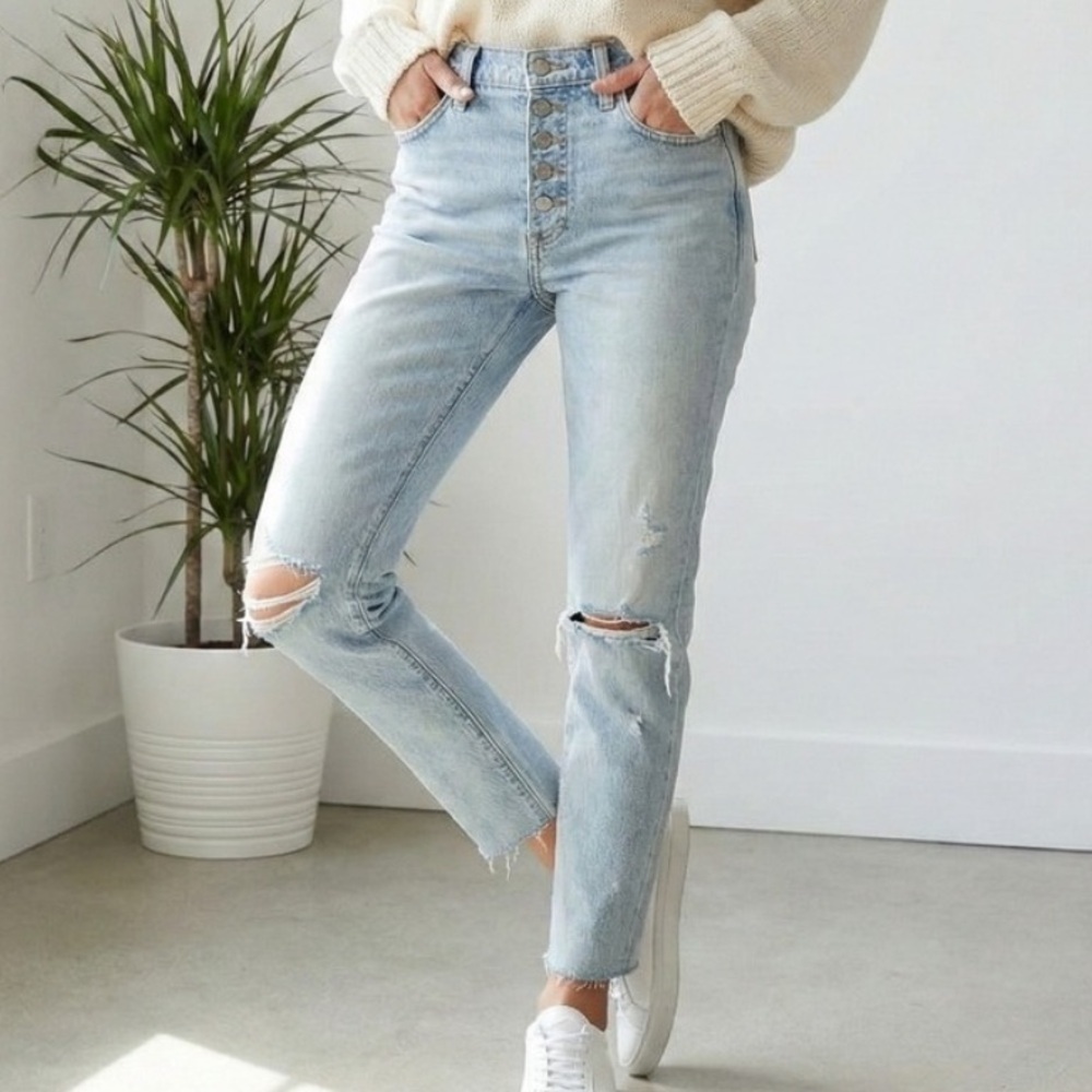 Aritzia Denim Forum The yoko high rise slim ripped jeans SZ 28